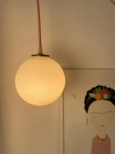 Suspension ou Baladeuse - Louna - Globe en verre Opaline